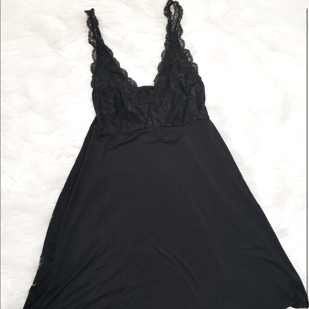 $5 FIRM...FELINA NIGHTGOWN
